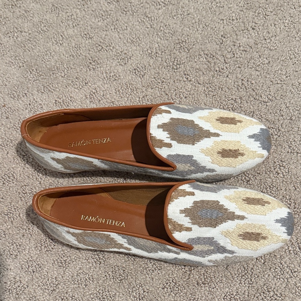 Ramon Tenza Women's Geometric Loafers - Cream, Brown, and Gray